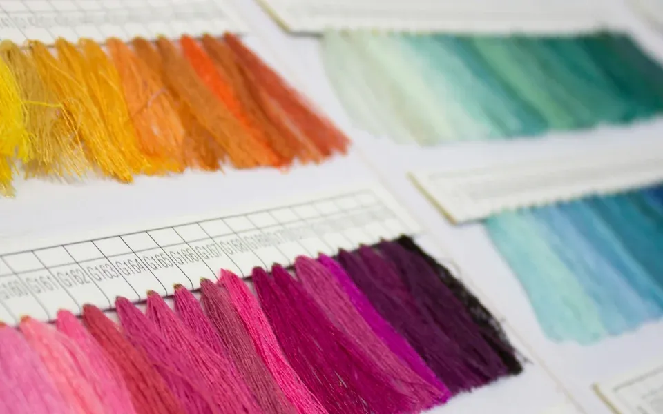 Probe de culori textile — productor român cu gamă completă de fire și materiale